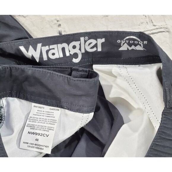 Wrangler ATG All Terrain Gear Utility Shorts Outdoor MENS SIZE 48 - Picture 6 of 8